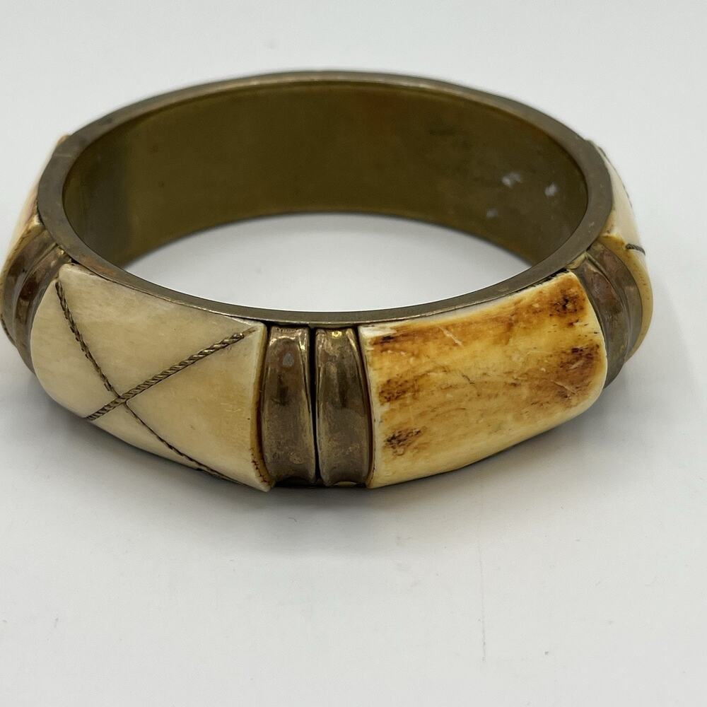 Stone Brass Women’s Cuff Bracelet Ivory Tone Slip On Boho Peasant Nature - Picture 2 of 13